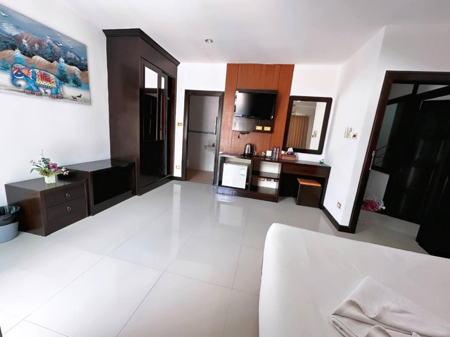 Abby'S House Hotel Patong 외부 사진